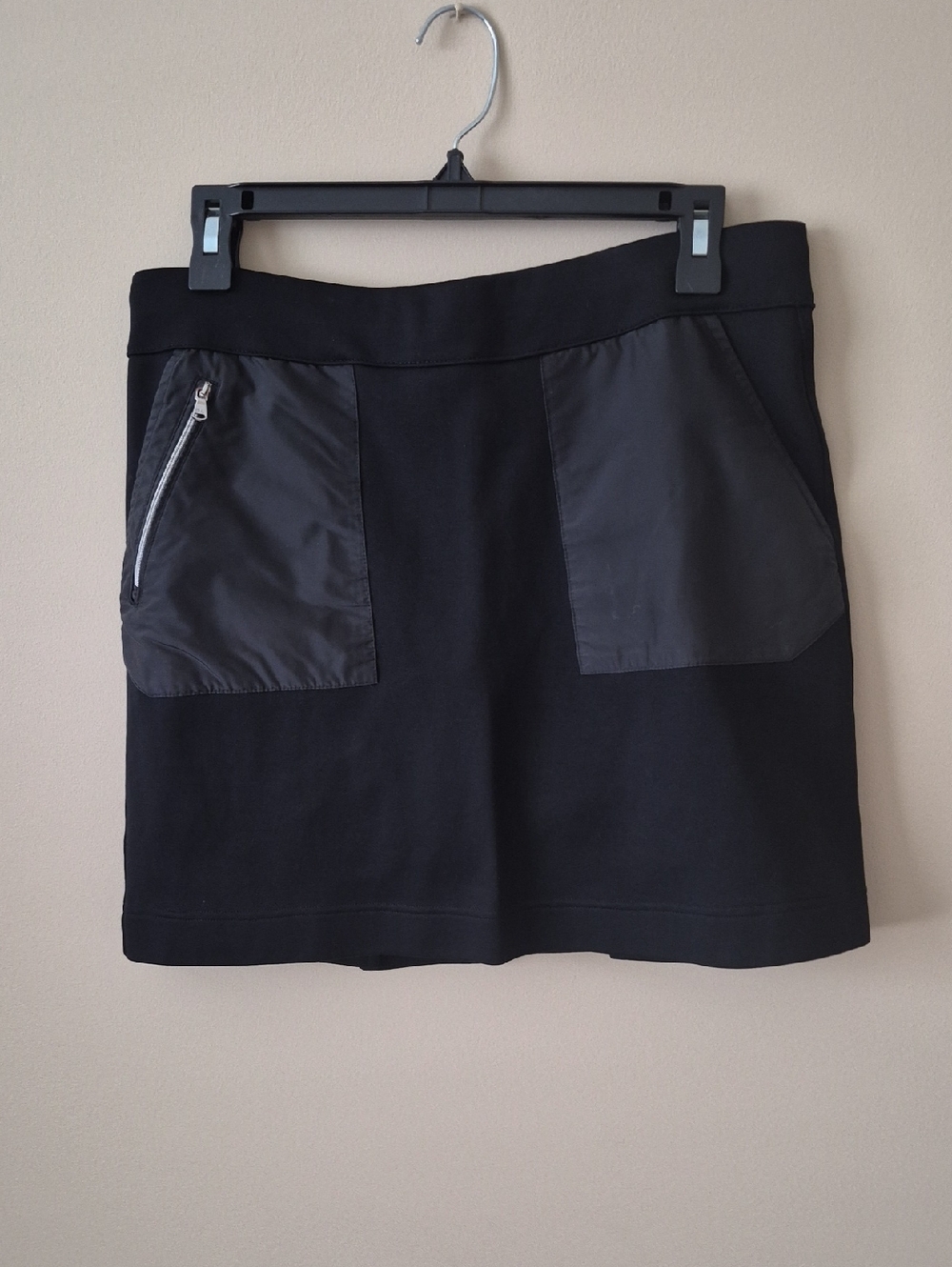 Ralph Lauren Black Golf Skirt with Front Pocket Accents, Size M